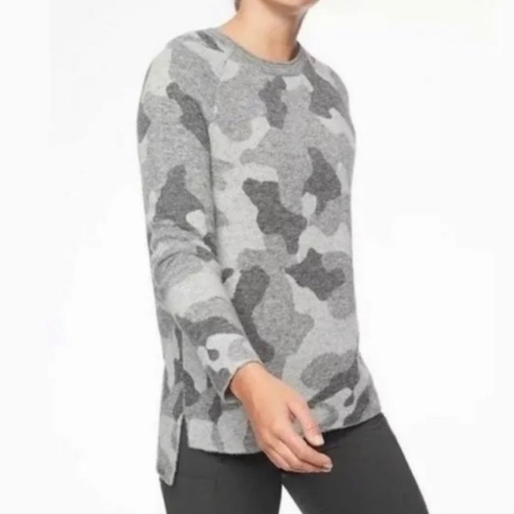 Athleta Sweater Undercover Gray Camo XXS Merino Wool Pullover Crew